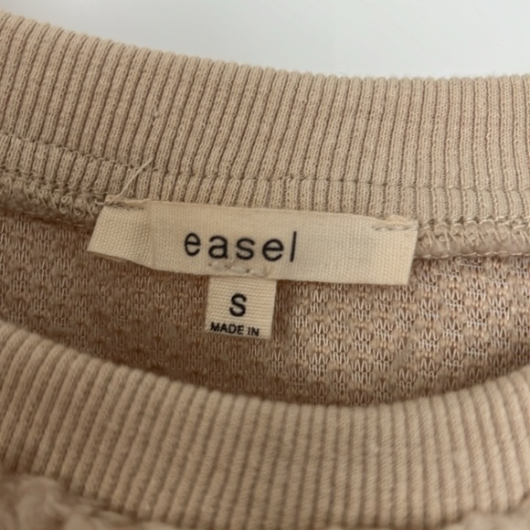 Comfy Fluffy Must Have Sweatshirt - Picture 6 of 9